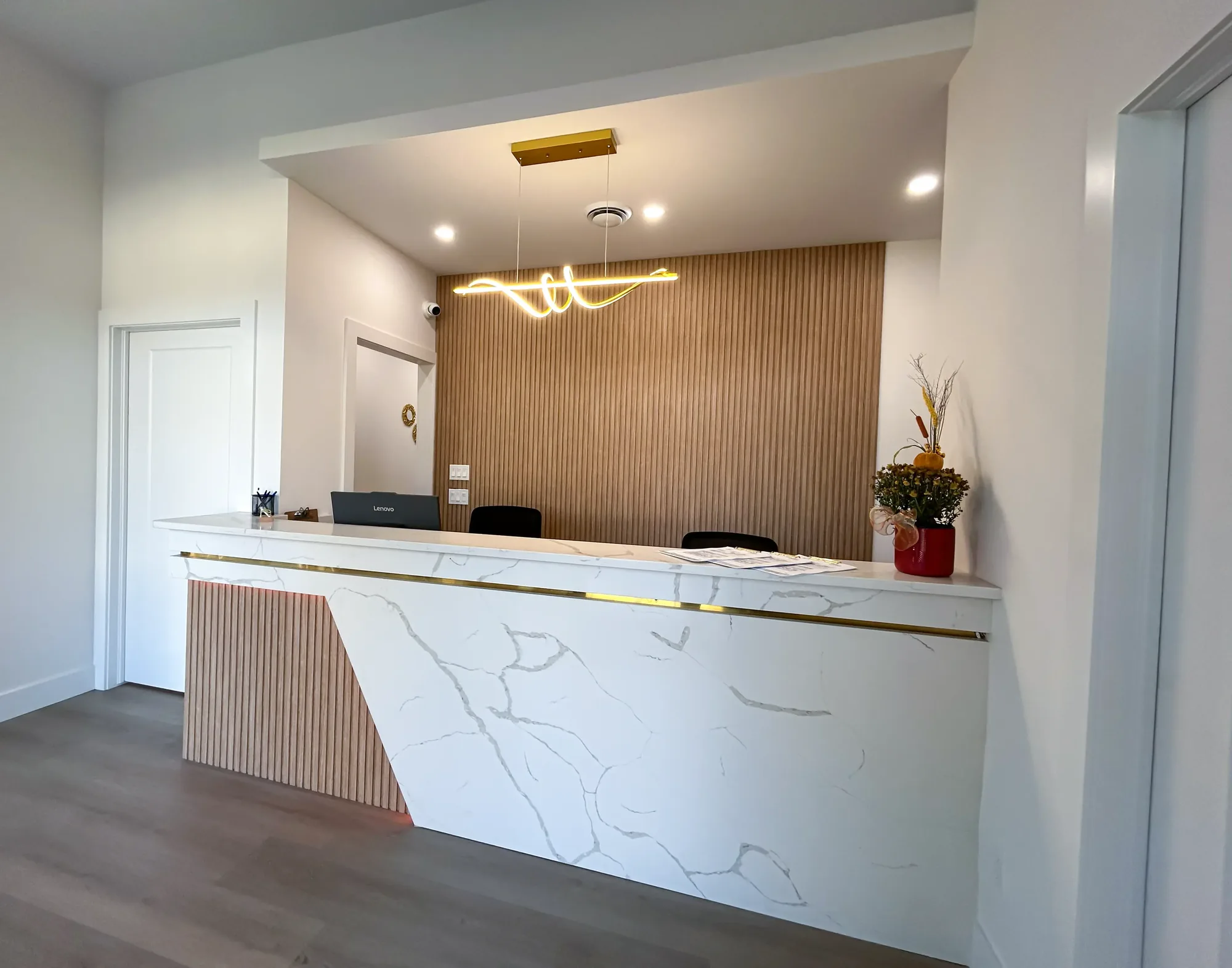 1485 Erie St, Front Desk